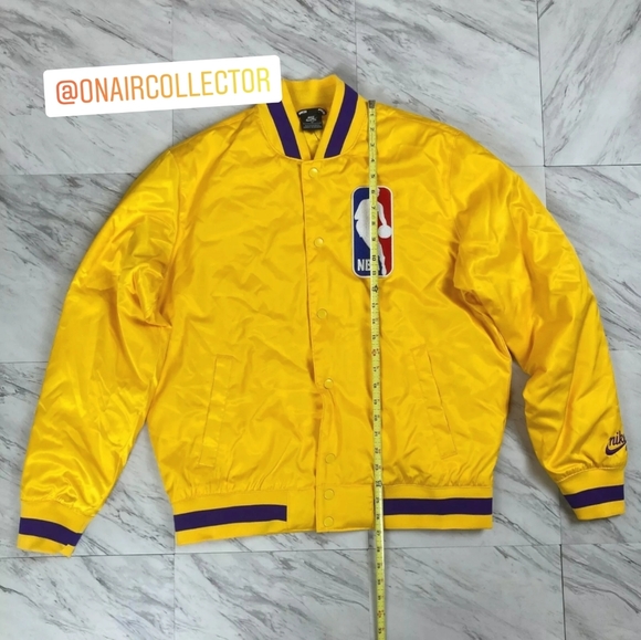 VINTAGE LOS ANGELES LAKERS   Men's Satin Yellow Sarter NBA Jacket Siza L - Picture 5 of 7